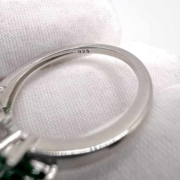 .925 Sterling Silver Rhodium Plated Green Cz Flower Ring - Picture 15 of 17